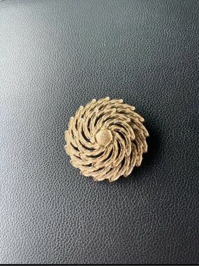 Sarah Coventry Vintage 1960 Sunburst Brooch